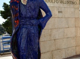 Monumento Rodolfo Valentino  RID (2)